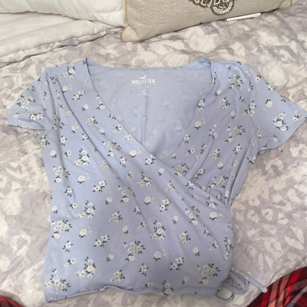 Hollister Baby Tee
